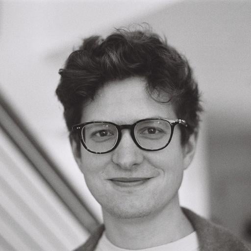 headshot photo of Andrew Hungate